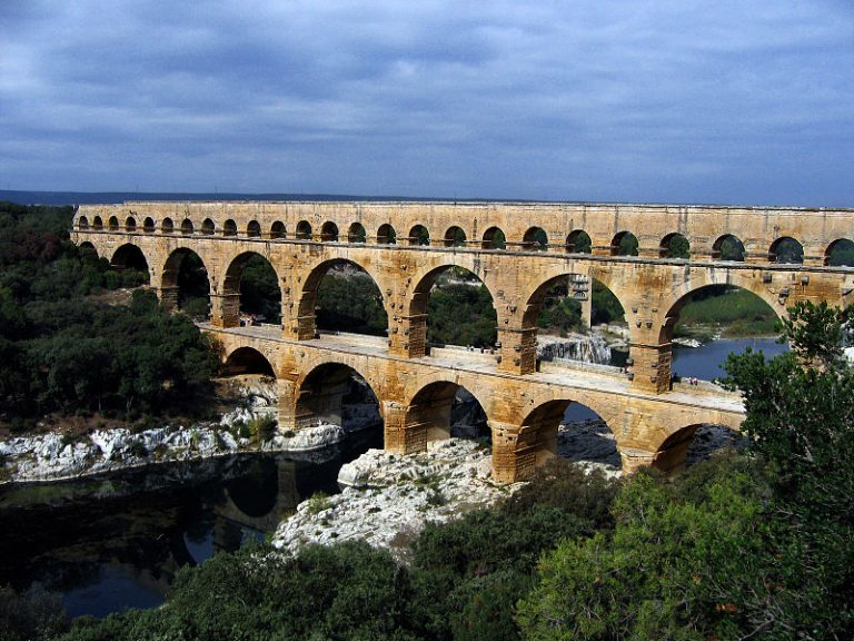 800px-Pont_du_Gard_Oct_2007